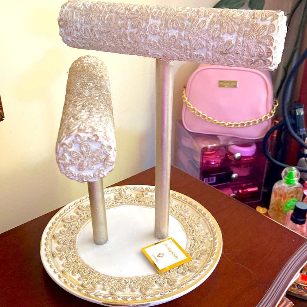 🆕 Jewelry holder